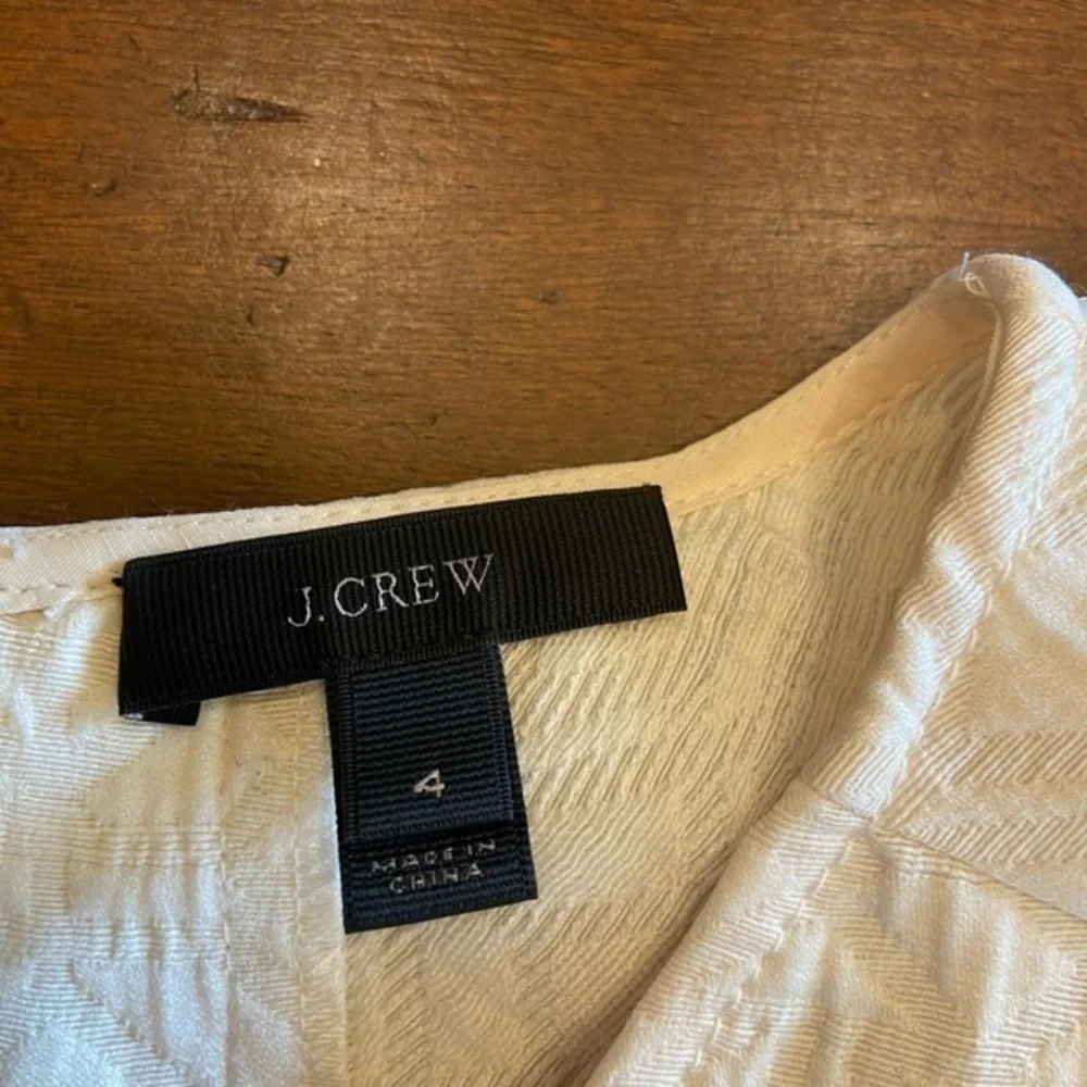 Jcrew Size 4 Ivory/‎ Cream crew neck , featuring 2 Gold Zippers on sides